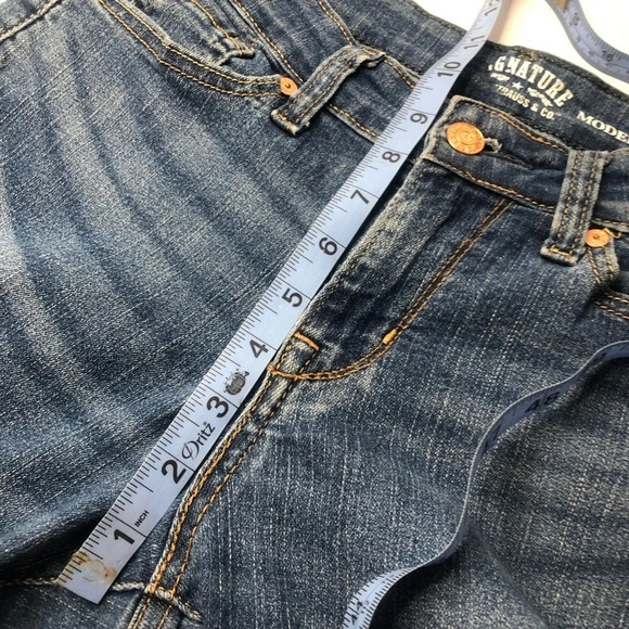 Levi Signature Jeans.  Size 8 waist is 30 inseam 29. Modern straight - Picture 7 of 9